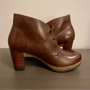Dr. Martens Viviana Heeled Ankle Boots Lace Up Leather Brown Shoes US 8